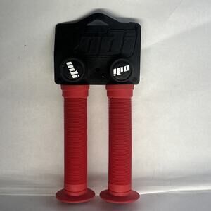 ODI Soft Flange Longneck ST Grips w/ Plugs BMX Bikes Scooters Red
